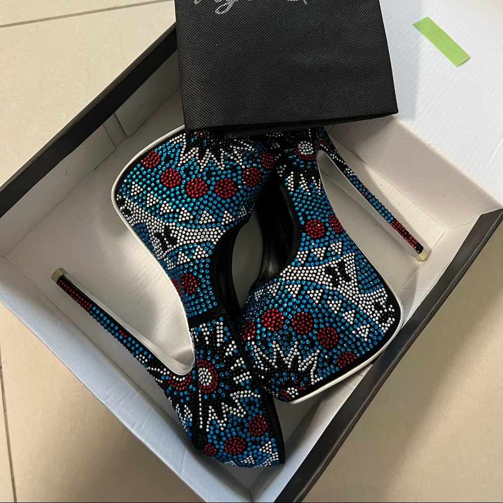 Super cute heels 👠 for this Christmas